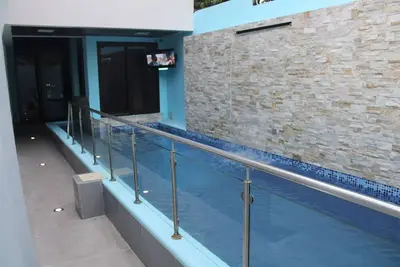 Image de Aloft Room + Bathroom +kitchen+pool+washer+parking all private