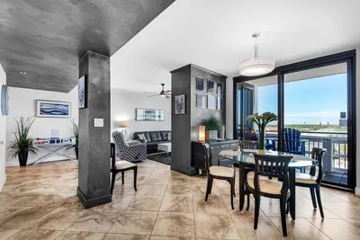 Image de Enclave 701b – Penthouse Retreat Steps to Gated Beach w/ Resort Amenities