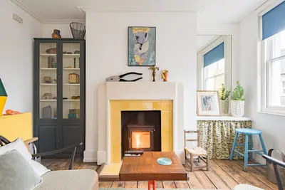 Image de Lovely end of terrace holiday home with a wonderful, quirky vibe, blending art deco with mid-century