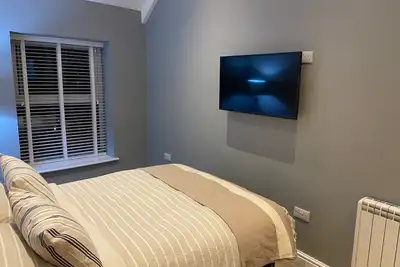 Tenby Apartment with Parking