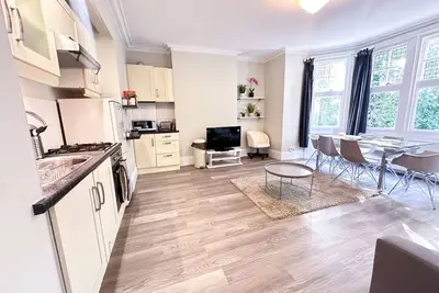 Image de Ideal for Nhs Staff & Contractors:Spacious and Cozy\n\n\n\n\n\n\n\n\n\n\n\n\n\n\n\n\n\n\n\n\n\n\n\n\n\n\n\n\n