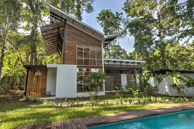 Image de Villa Serenity. Style tropical moderne en pleine nature