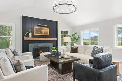 Image de Luxe Retreat Five Minutes From Culver Academies. Next to Culver Marina!