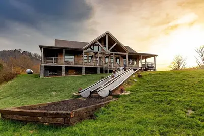 Image de Just Like Paradise (4-Bedroom Cabin) with Mountain view by RedAwning