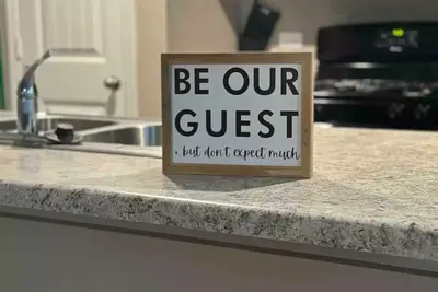 Image de Tiny yellow sunrise\n\n