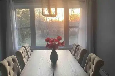 Image de Lakeside Breeze\n\n