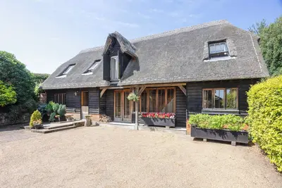 Image de The Hayloft, character holiday cottage, with open fire in Herne Bay