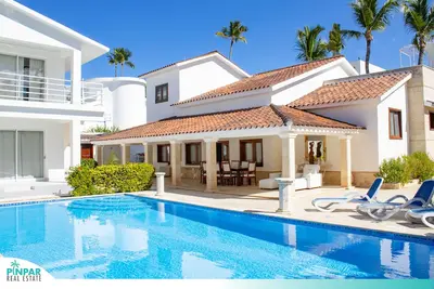 Image de Spectacular, Spacious, Central Villa May on the Beach