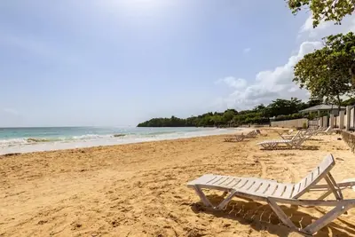 Image de Lil' Slice of Heaven Ja: Ocho Rios