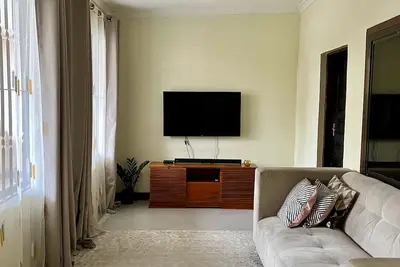 5 minutes drive ti Mlimani City Shopping Mall. Family sized close to the road
