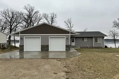 Image de Lake life on one of Minnesota’s premier fishing lakes!