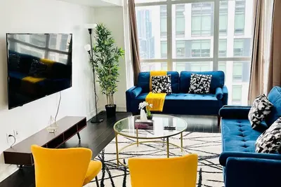 Image de 2bd Condo W Free Parking Near Cn Tower