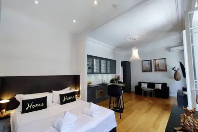 Image de Centre ville, chic studio 2-4, balcon, clime