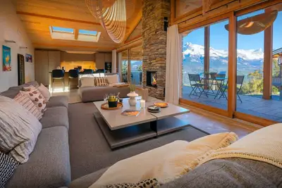 Image de Chalet Eteila - séjour tout luxe 14p avec spa et home cinema - Ovo Network