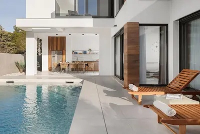 Image de Amazing home in Zambratija with sauna