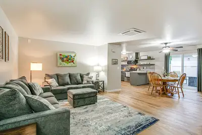 Image de Updated Duplex Home < 1 Mi to Downtown Enumclaw!