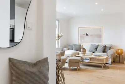 Image de Lykke - Hochwertige Modern-skandinavische Ferienwohnung mit Balkon