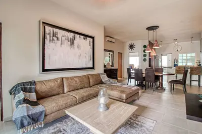 Image de Downtown Playa del Carmen apartment near beach with balcony, washer/dryer, Ac