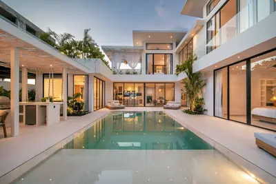 Image de Canggu Luxury: Stylish 4br Villa Near Berawa Beach