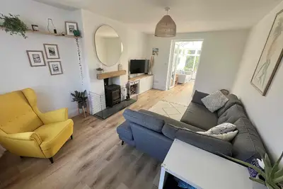 Image de A semi-detached 4 bedroom family home 5-minute walk from the centre of Braunton