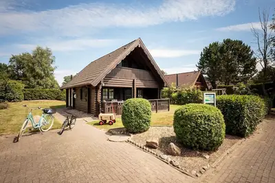Image de Gemütliches Blockbohlen-ferienhaus im Ferienpark Achtern Diek