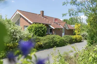 Image de Komfortable Eingerichtetes Ferienhaus im Ferienpark Am Südsee