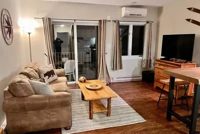 Image de Breathtaking Views! 1 Br Apt w/pool & view of Loon