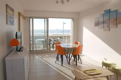 Image de Appartement rénové 1 chambre, superbe vue mer, proche plage