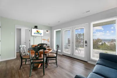 Image de Rock Lane Retreat: Lakeside Condo in Branson, Mo near Silver Dollar City