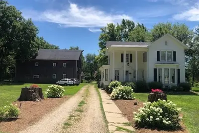 Image de The 1840's Goat House