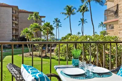 Image de Charming #203 Ocean and Mountain View Steps to Beach Near Dining and Attractions