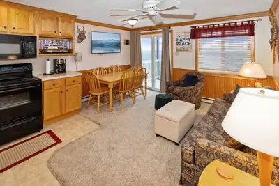 Image de Ml390 King Bed Sleeps 8 Quiet Mountain View WiFi