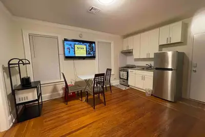 Image de Entire Beautiful 2br Apartment. Convenient location in the heart of Queens!