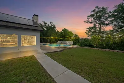 Image de Belton Lake House with Pool and Lake Access