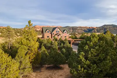 Image de New Listing! Bryce Luxury Lodge