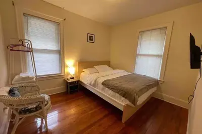 Image de Entire Cozy 2br Private Apartment. Located in the heart of Queens!