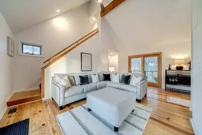 Image de Exclusive Wooded Chalet w/ Magnificent River Views
