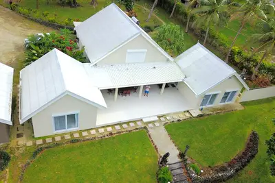 Image de Island living at its best \nOn 2 acres of oceanfront