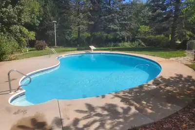 Image de Nautical Splash Pad, Spacious Home, Private Pool & Cedar Hot Tub.