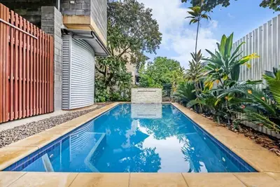 Image de 'Troppo Court' Luxury boutique home with pool in Darwin