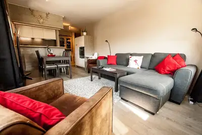 Image de 2 bedroom apartment in the heart of Lavachet with amazing views! - sleeps 6