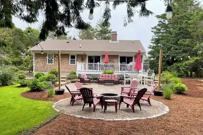 Image de Sandy Feet Retreat: 040-C  Updated home on large lot near Hardings Beach in S. Chatham