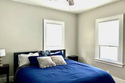 Image de Downtown Home Away from Home 3br/3ba