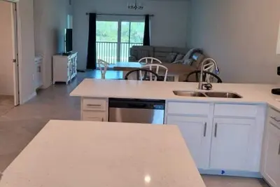 Image de Stunning Golf Resort, Beautiful brand new 2 Br, 2 Bath and a den condo.