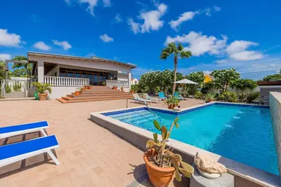 Image de Spacious 4br Villa~ Private Pool ~ Cozy ~ Location