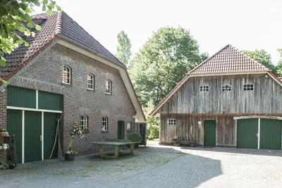 Image de Gemütliche Geräumige Ferienwohnung Direkt am Königssee in Küstennähe