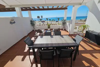 Image de Front Line Apartment with Sea Views, Fibre Internet, Lift & Communal Pool