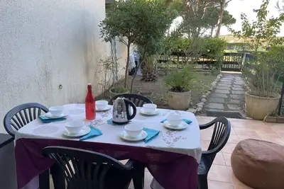 Image de Appartement Rdc à Port Camargue - 6 Couchages, Accès Direct Plage, Parking, Jardin