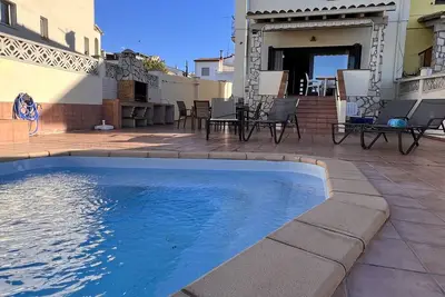 Image de \"Casa Puig\"6/7Pax. Piscine privée, clima/chauffage gratuits, Wifi, draps/serviettes.
