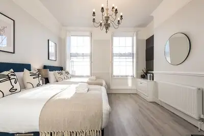 Image de Host & Stay | Seel St Townhouse Apt I
